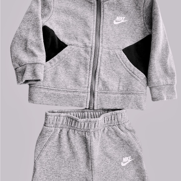 NIKE 2-Piece 12 Month Gray/Black Hooded Fleece Set for Boys | Preowned - Picture 3 of 11